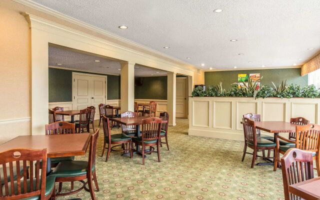 Quality Inn & Suites McDonough South I-75