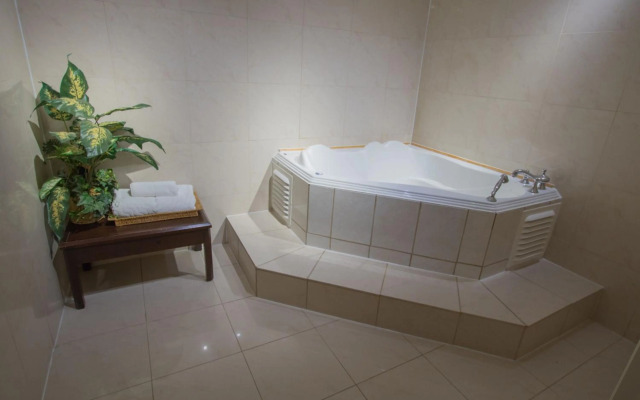 Prince Arthur Waterfront Hotel & Suites