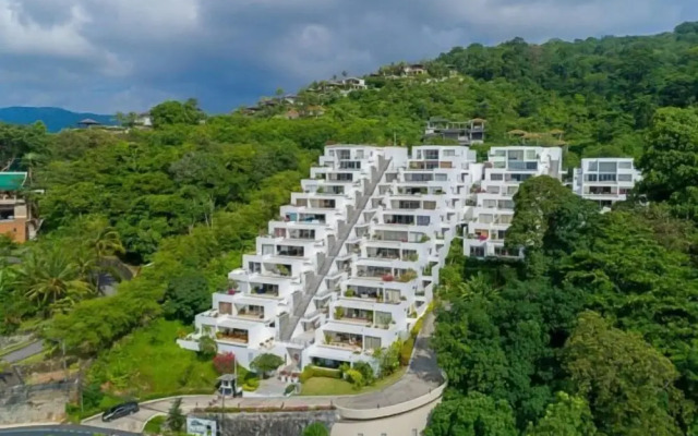 The Plantation B7 APT by PIPS
