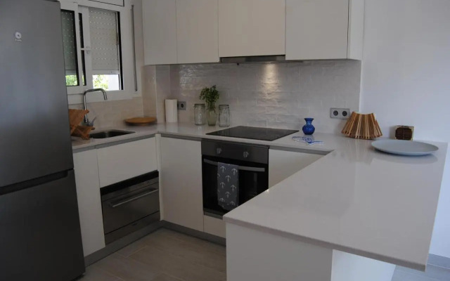 319 - Apart. Estoril