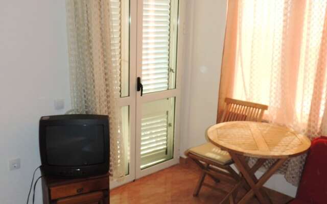 Studio in Ulcinj, With Wonderful sea View, Furnished Balcony and Wifi - 100 m From the Beach