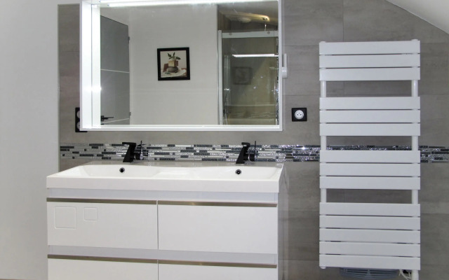 Pirou Beach (PIP402)