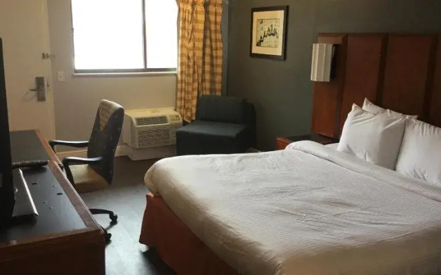 Extenda Suites Mobile North (Ex Red Roof Inn North)