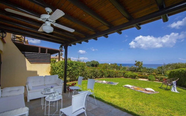 Sirina Waterfront House