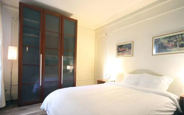 Descartes Apartment