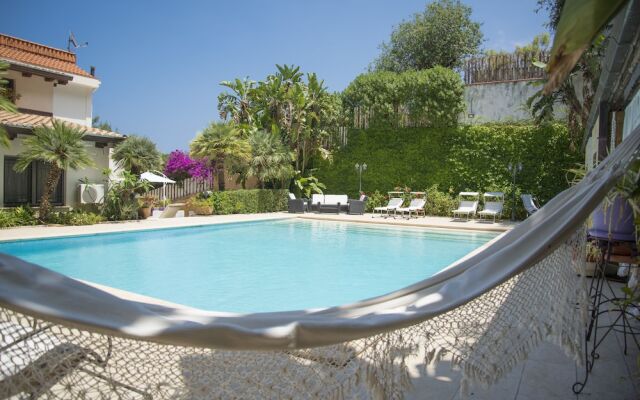 Villa Laura with pool by Wonderful Italy