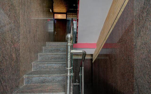OYO 12849 Hotel Grand Akshay