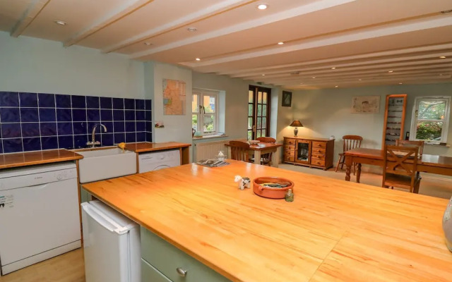 Penybont Apartment