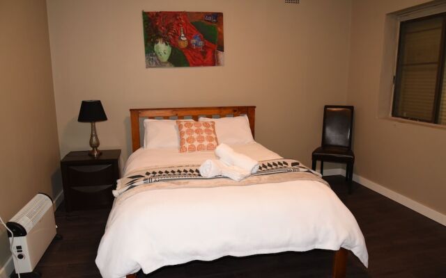 Warrawong holiday big home