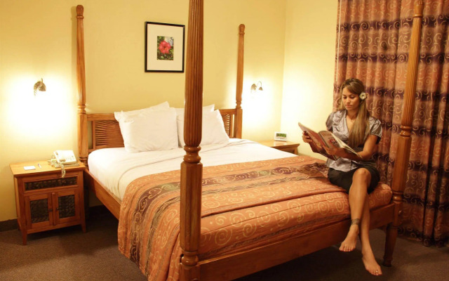 Tradewinds Hotel