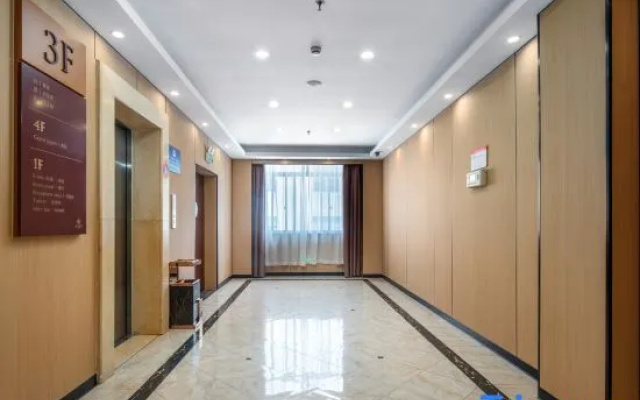 Tongbao Hotel