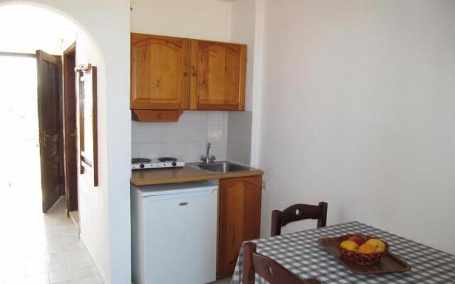 Irilena Apartments Gournes by Checkin
