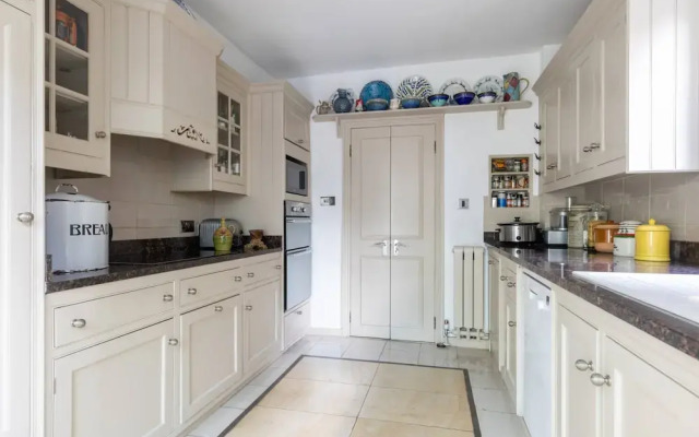 Lilyville Road III by Onefinestay