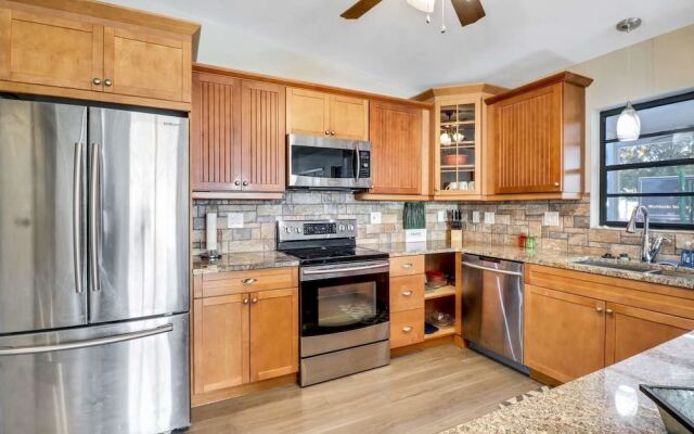 Modern Fort Myers Bungalow