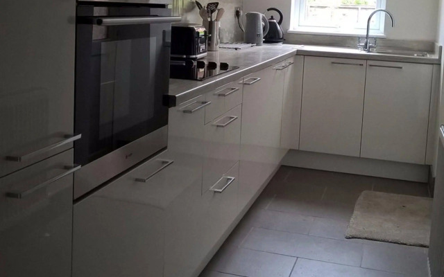 Paramount Apartments