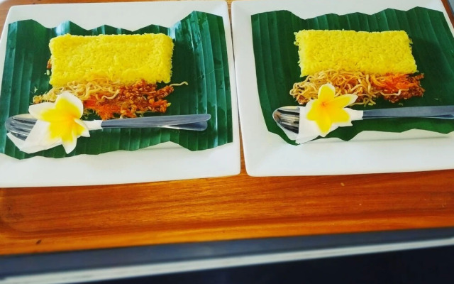 Van Santri Homestay Pemuteran