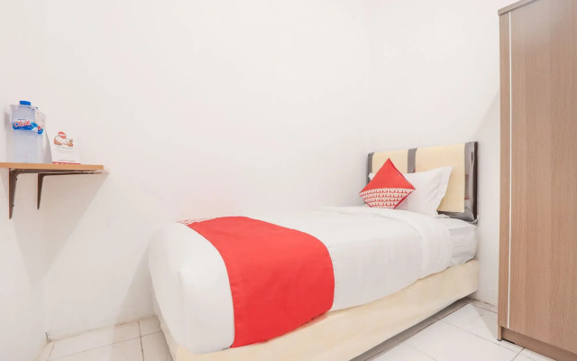 Super OYO 160 Lontar Residence