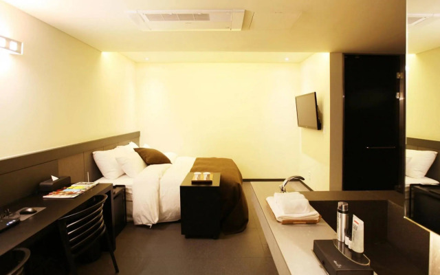 Vine Hotel