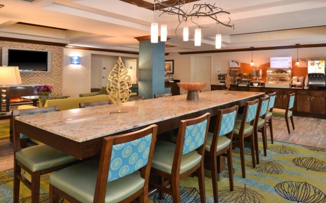 Holiday Inn Express Hotel & Suites River Park by IHG