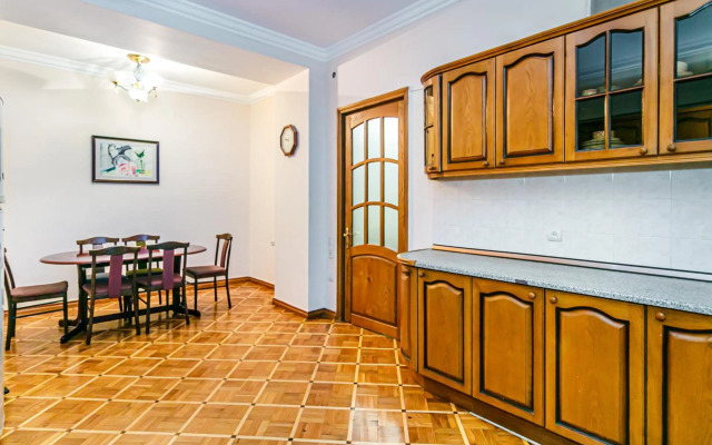 Nizami Street sweet house Hiss