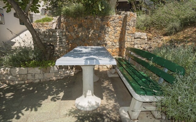 Spacious Apartment Krvavica