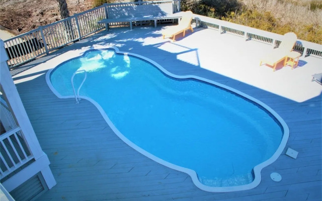 Beach Crew 4 Bedroom Home by RedAwning