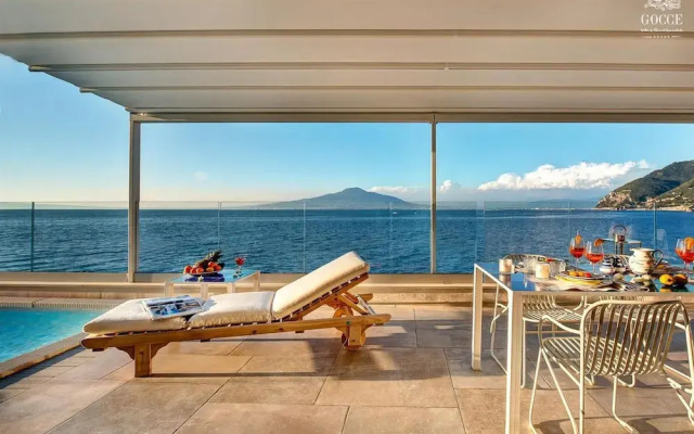 Villa Degli Dei - Private Waterfront Villa