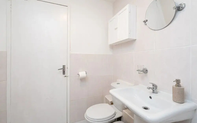 Canadawater-2bedroom-1bathroom-wifi-free Parking