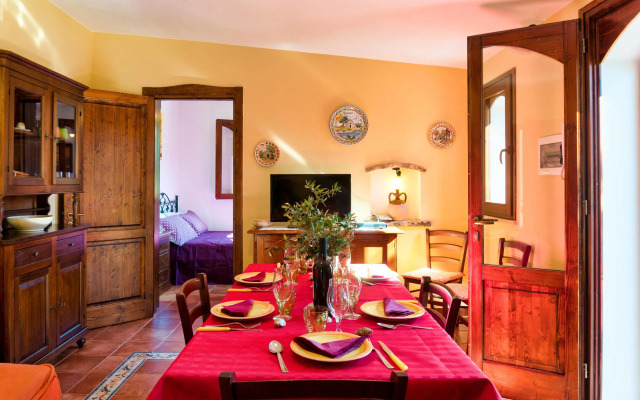 Lovely Stone Villa with Pool