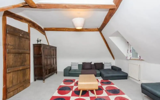 The Royal Retreat -elegant 7bdr With Garden