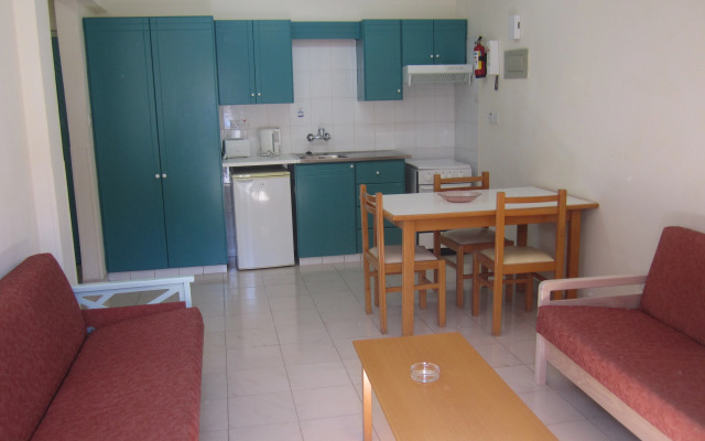 Senator Hotel Apartments - Adults Only