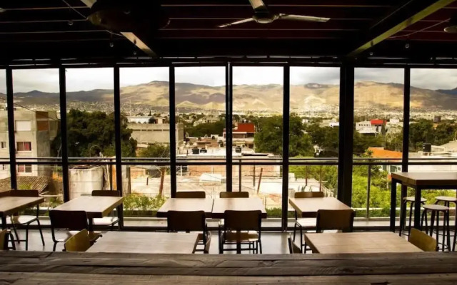 Hostal Tres Central