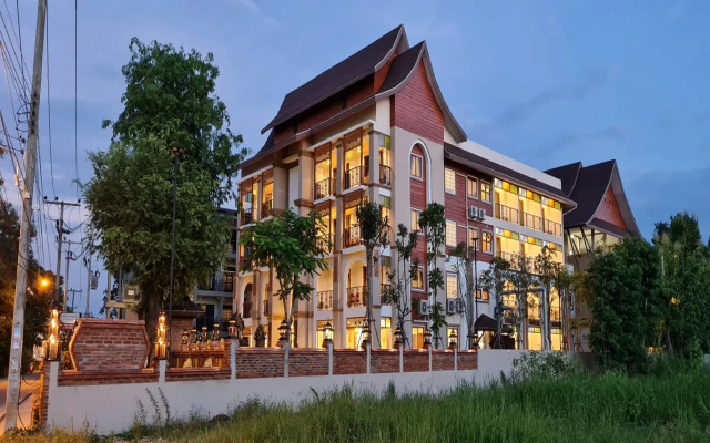 Siri Nakornpink Chiang Mai Hotel (Sha Plus+)