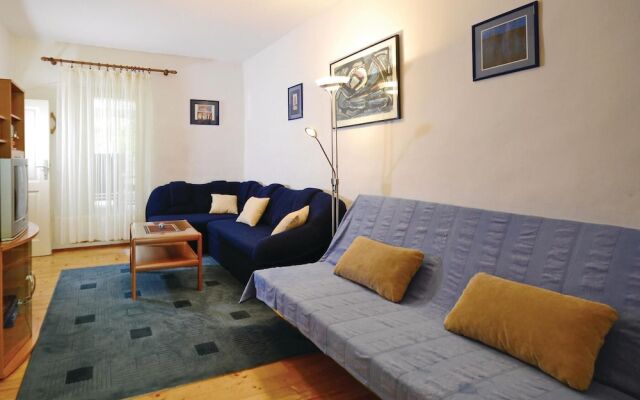 Awesome Apartment in Gondolici With 1 Bedrooms