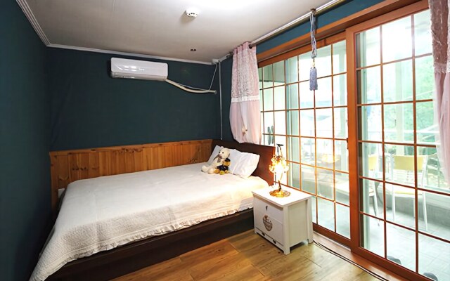 Gyeongju Evergreen Penison