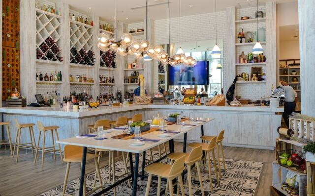 Oceanfront Luxury Hyde Beach Condo