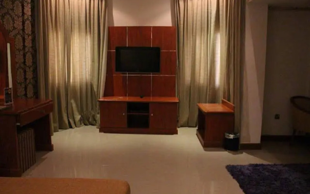 Riviera Hotel