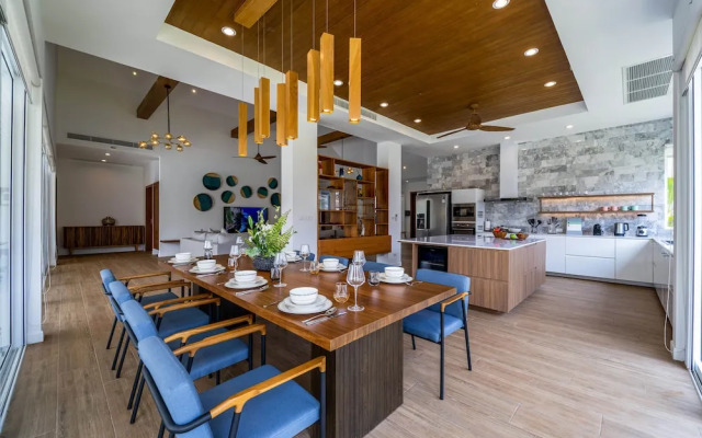 Luxury 7 Bedroom Pool Villa - WL67