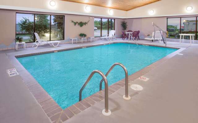 Days Inn by Wyndham Madison NE/Windsor