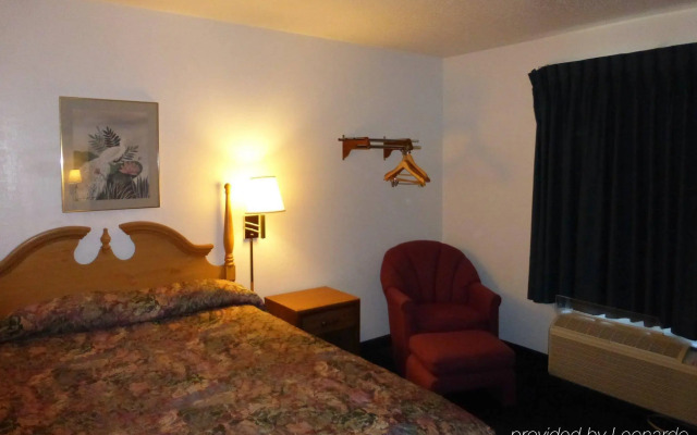 Norwood Inn and Suites - Roseville