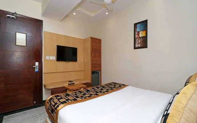 OYO 13653 Hotel Hari Piorko Grand