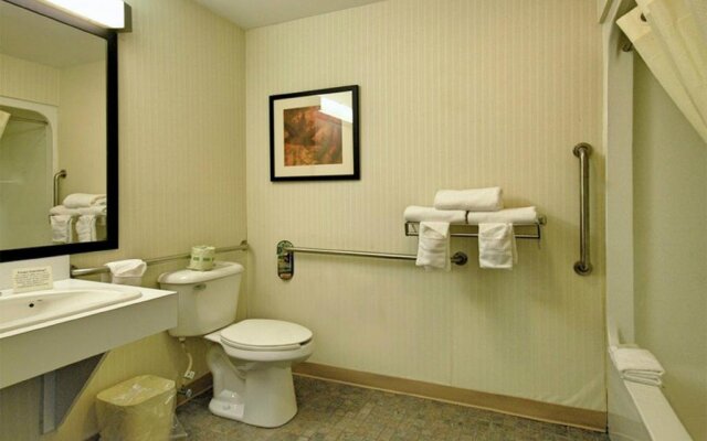 The Inn At Lenoxview Hotel
