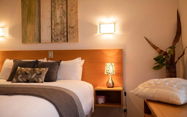 Hilltop Apartments Phillip Island - Adults Only