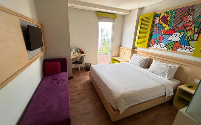 MaxOneHotels.com at Kramat
