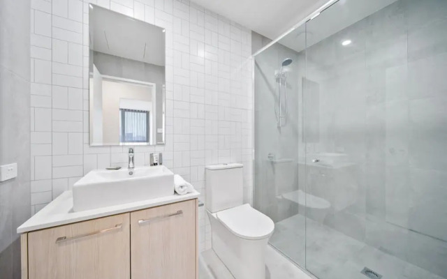 2-bed Haven: Impeccable Interiors & Chic Amenities