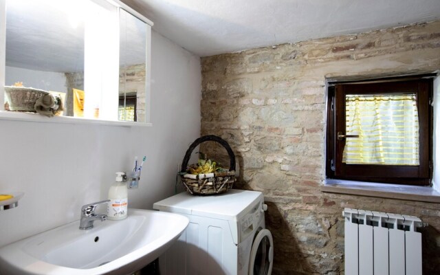 Casale Nasca In Pietra Immerso Nel Verde