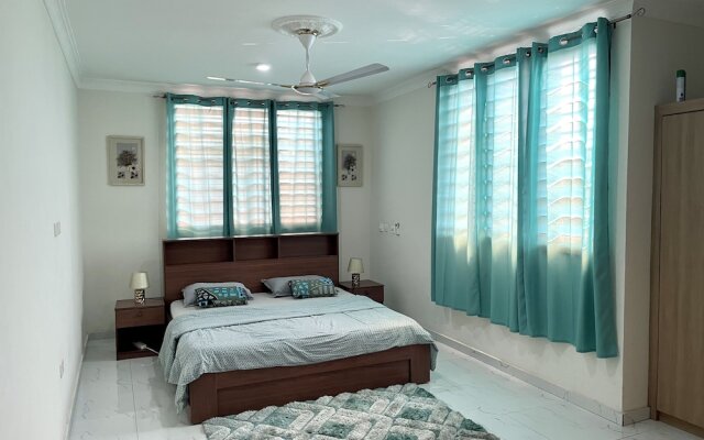 Hidden Gem In Oyibi New 2 Luxury Bedroom Apartment