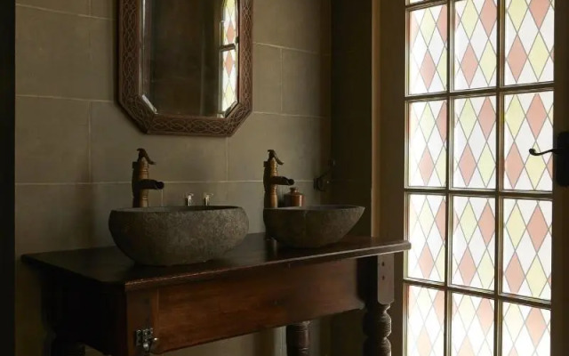 Georgian House Hotel