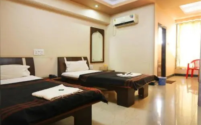 S Ramada by FabHotel