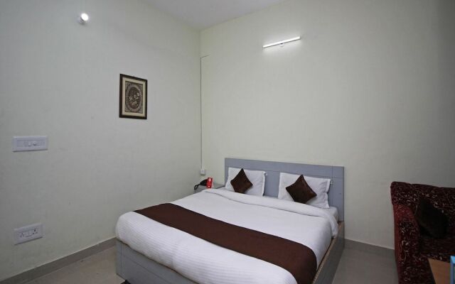 OYO Flagship 5175 Hotel Rama Blue Point